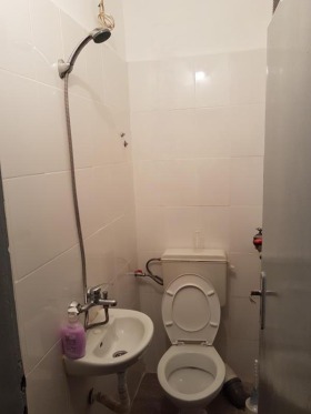 Butikk Vazrasjdane, Burgas 3