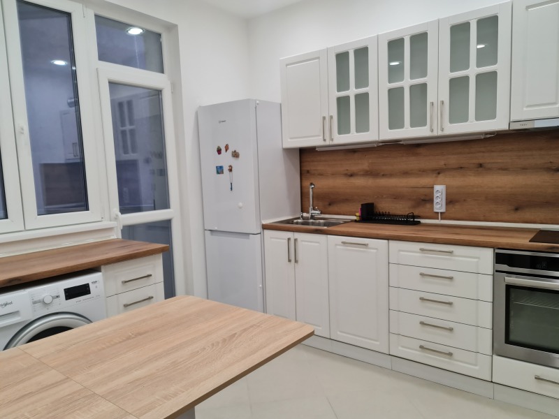 A louer  2 chambres Sofia , Tsentar , 100 m² | 37123922