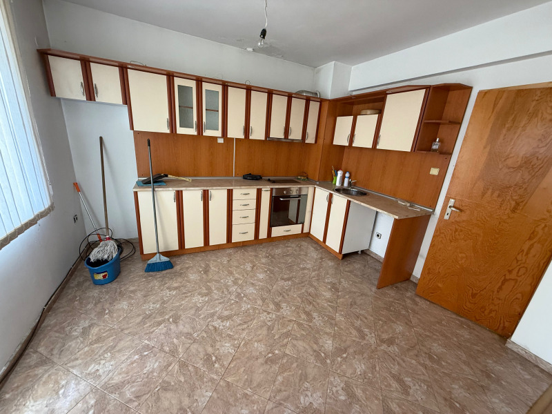 En renta  3+ dormitorios región Blagoevgrad , Gotse Delchev , 120 metros cuadrados | 58361473
