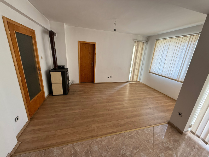 En renta  3+ dormitorios región Blagoevgrad , Gotse Delchev , 120 metros cuadrados | 58361473 - imagen [2]