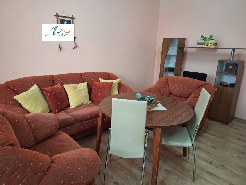 Дава под наем 2-СТАЕН, гр. Шумен, Център, снимка 2 - Апартаменти - 53385439