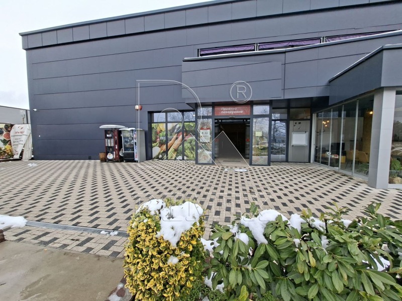 Дава под наем МАГАЗИН, гр. Пловдив, Южен