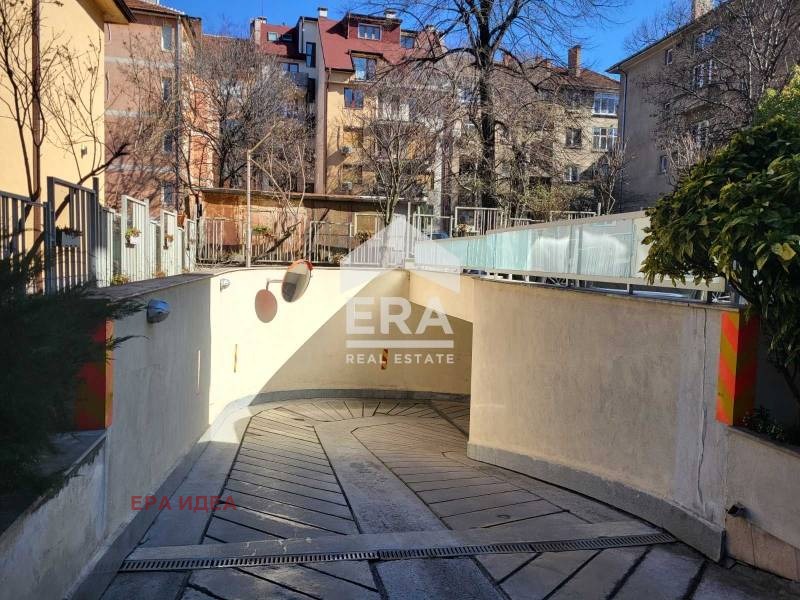 Дава под наем ГАРАЖ, ПАРКОМЯСТО, гр. София, Оборище, снимка 3 - Гаражи и паркоместа - 54878511