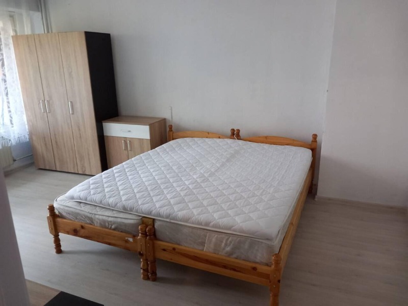 For Rent  Studio Burgas , Slaveykov , 44 sq.m | 75642305