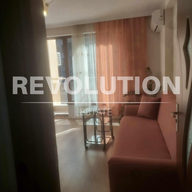 Дава под нем  2-стаен, град Варна, Център •  500 EUR • ID 27360586 — holmes.bg - [1] 