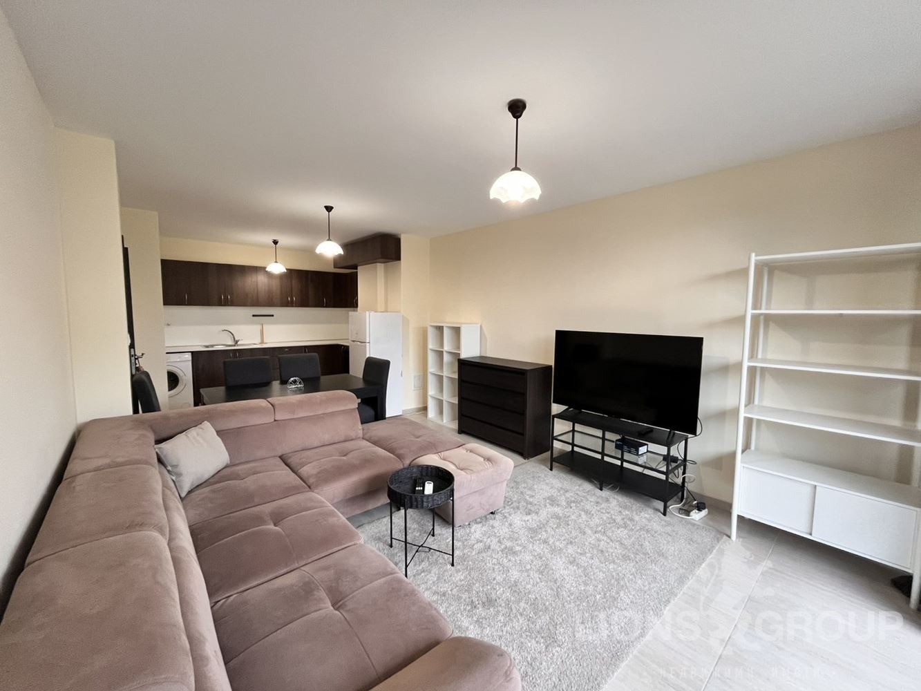 Дава под наем 3-СТАЕН, гр. Варна, Бриз, снимка 2 - Апартаменти - 53970833