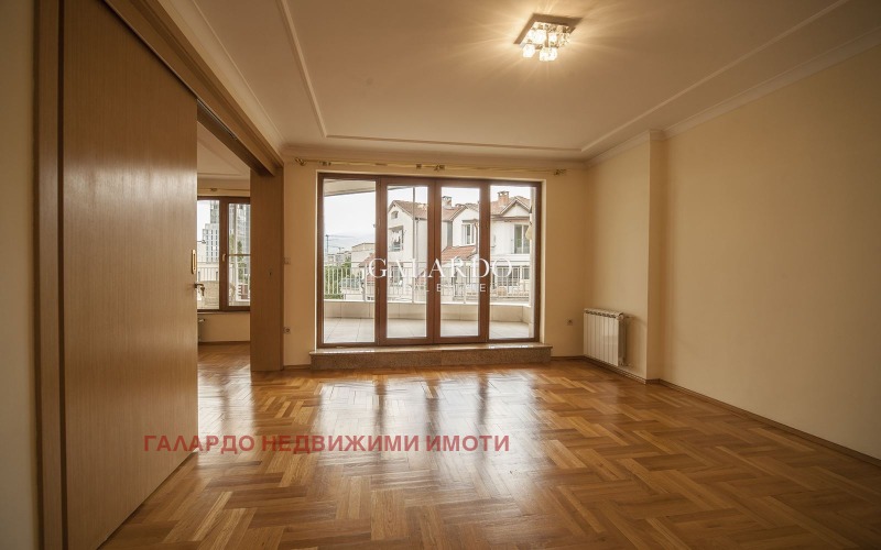 K pronájmu  3 ložnice Sofia , Iztok , 250 m2 | 53763991 - obraz [3]
