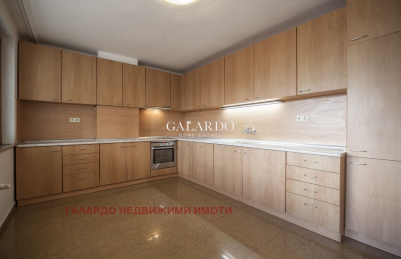 K pronájmu  3 ložnice Sofia , Iztok , 250 m2 | 53763991 - obraz [5]