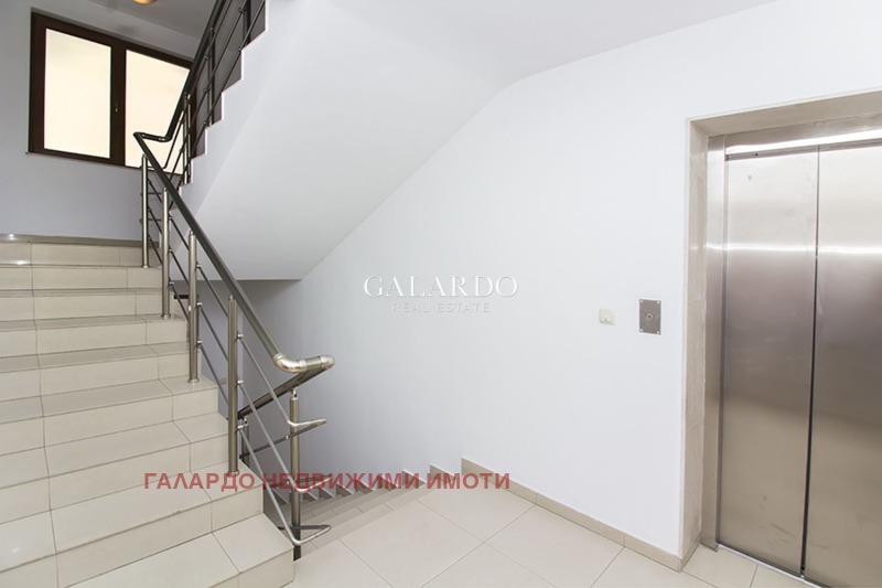 K pronájmu  3 ložnice Sofia , Iztok , 250 m2 | 53763991 - obraz [16]