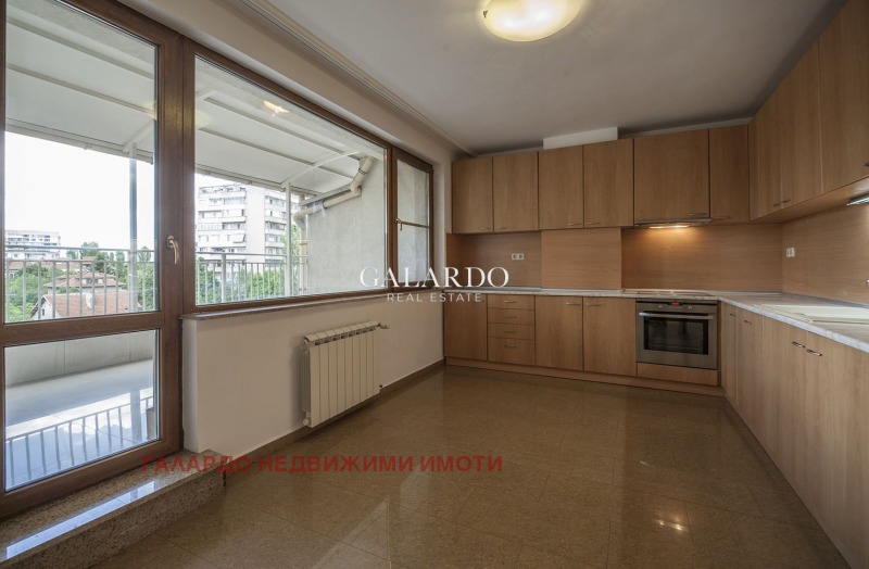 K pronájmu  3 ložnice Sofia , Iztok , 250 m2 | 53763991 - obraz [4]