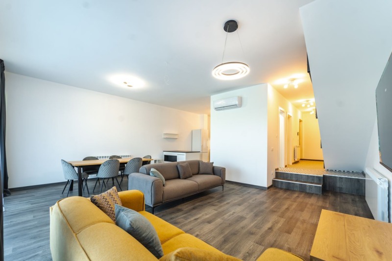 En renta  Casa Sofia , Simeonovo , 200 metros cuadrados | 69714173
