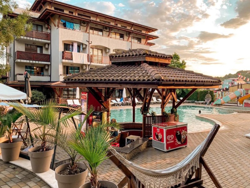 Дава под наем ЗАВЕДЕНИЕ, гр. Приморско, област Бургас