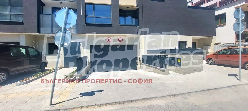 Дава под наем ГАРАЖ, ПАРКОМЯСТО, гр. София, Банишора, снимка 2 - Гаражи и паркоместа - 53506771