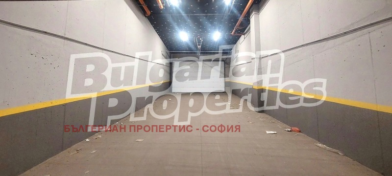 Дава под наем ГАРАЖ, ПАРКОМЯСТО, гр. София, Банишора, снимка 8 - Гаражи и паркоместа - 53506771
