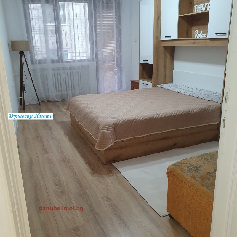 Zu vermieten  1 Schlafzimmer Ruse , Jalta , 74 qm | 12036857 - Bild [9]