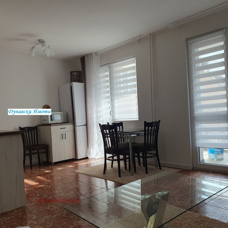 Zu vermieten  1 Schlafzimmer Ruse , Jalta , 74 qm | 12036857 - Bild [5]