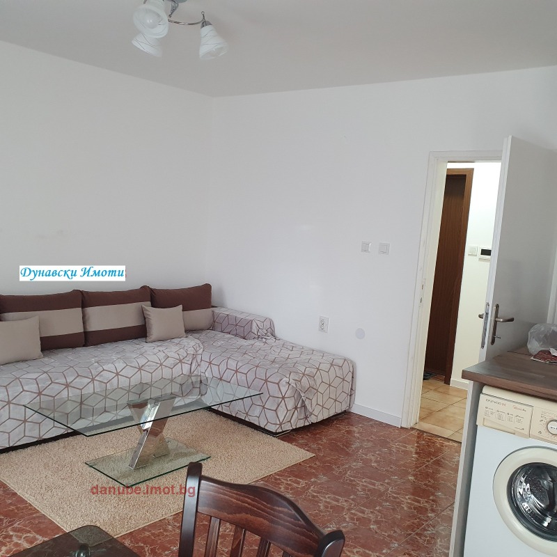 Zu vermieten  1 Schlafzimmer Ruse , Jalta , 74 qm | 12036857 - Bild [4]