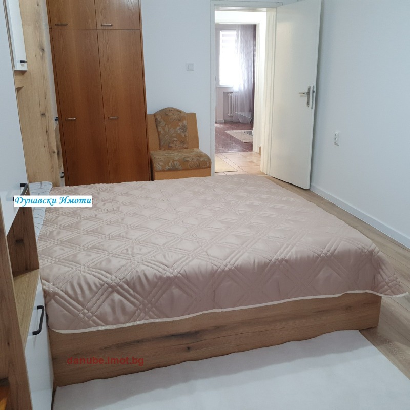 Zu vermieten  1 Schlafzimmer Ruse , Jalta , 74 qm | 12036857 - Bild [10]