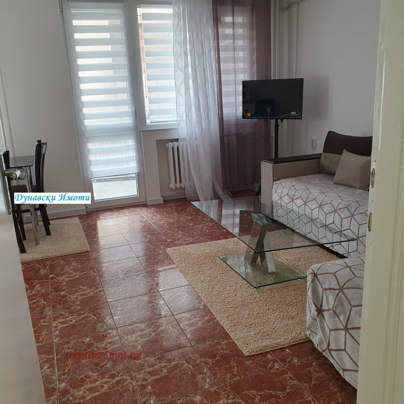 Zu vermieten  1 Schlafzimmer Ruse , Jalta , 74 qm | 12036857 - Bild [3]