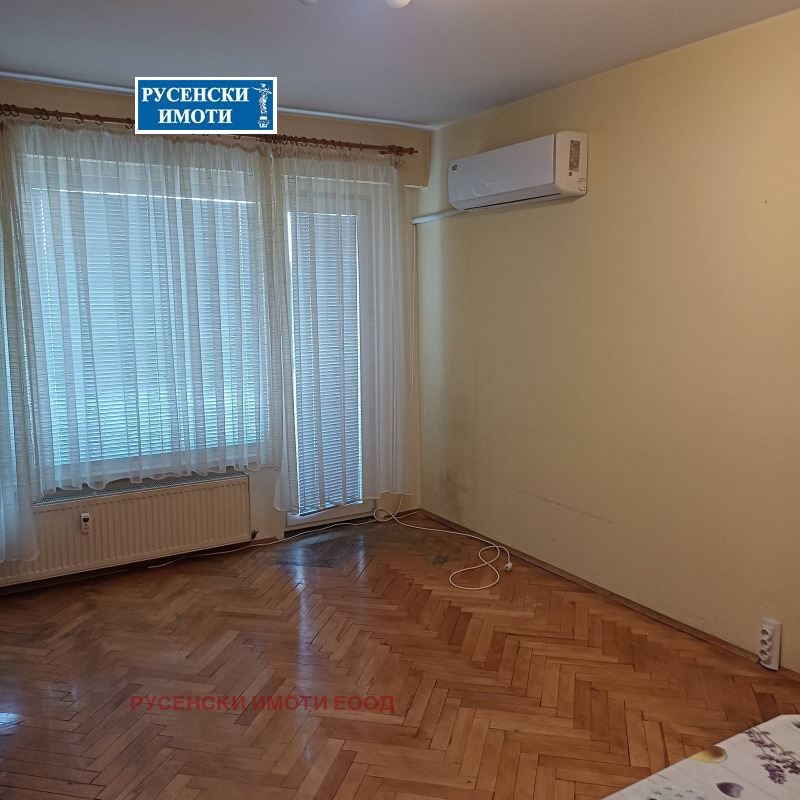 A louer  1 chambre Rouse , Vazrajdane , 62 m² | 59665138