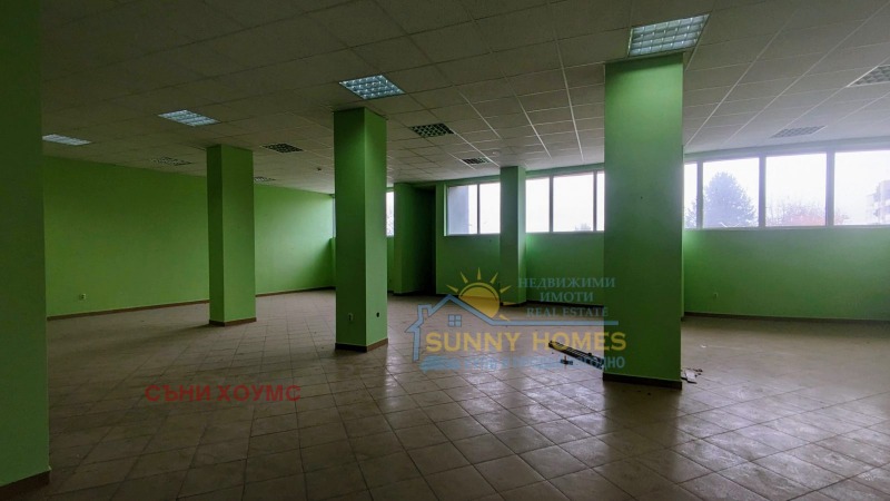 Дава под наем МАГАЗИН, гр. Велико Търново, Колю Фичето, снимка 3 - Магазини - 52649400