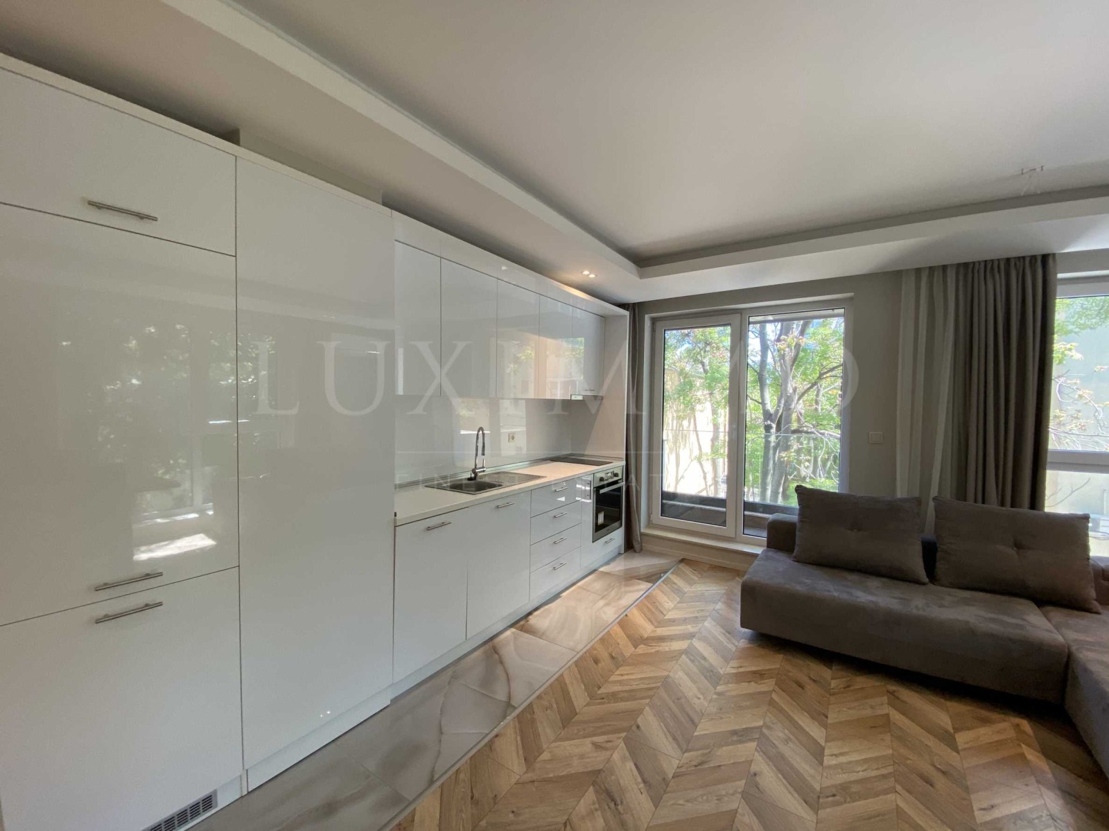 Дава под наем 3-СТАЕН, гр. София, Лозенец, снимка 2 - Апартаменти - 54155392