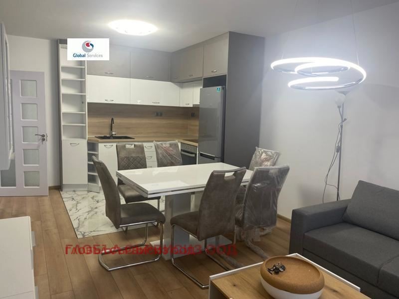 Издаје се  2 спаваће собе Софија , Лјулин 8 , 80 м2 | 75844178