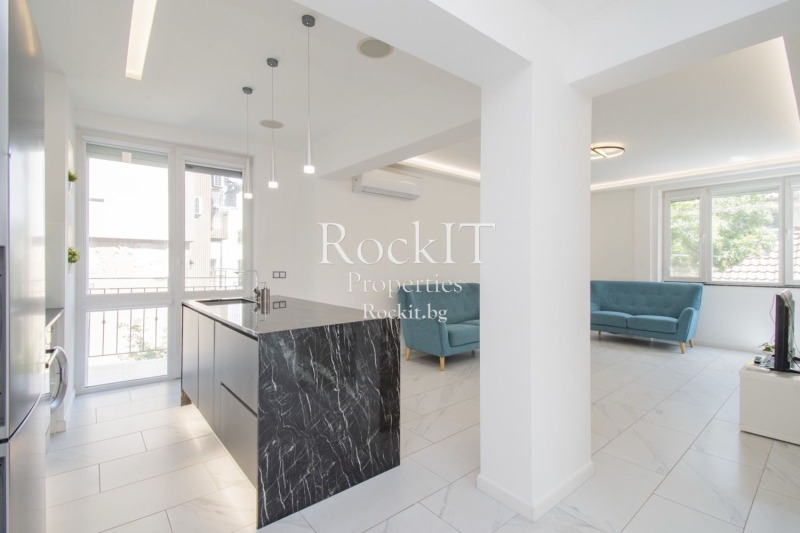 Te huur  2 slaapkamers Sofia , Tsentar , 120 m² | 62773978