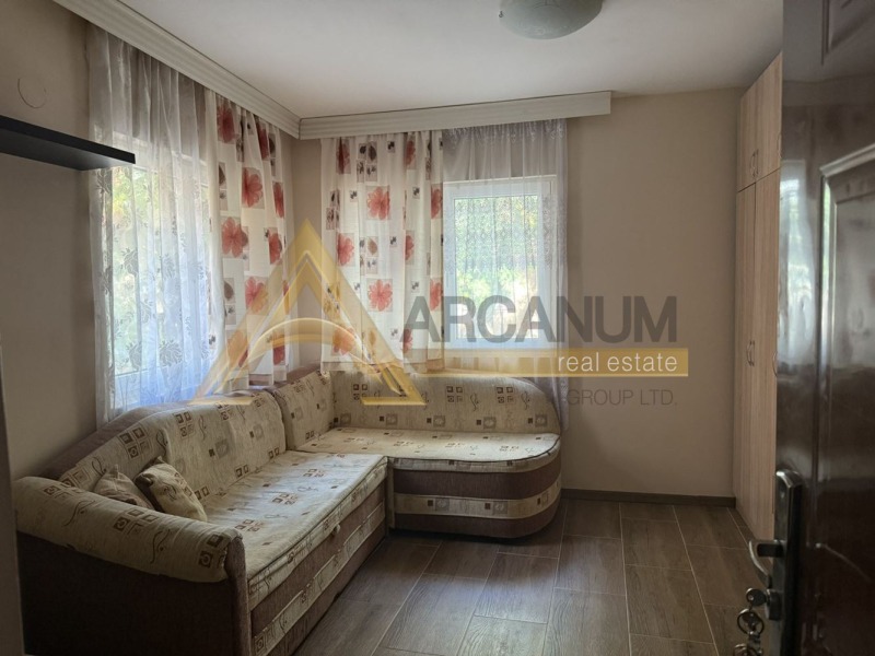 Дава под наем ЕТАЖ ОТ КЪЩА, гр. Варна, Лятно кино Тракия