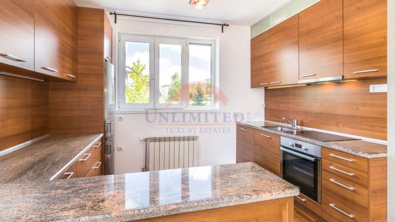 Издаје се  Кућа Софија , Малинова долина , 450 м2 | 92381341 - слика [3]