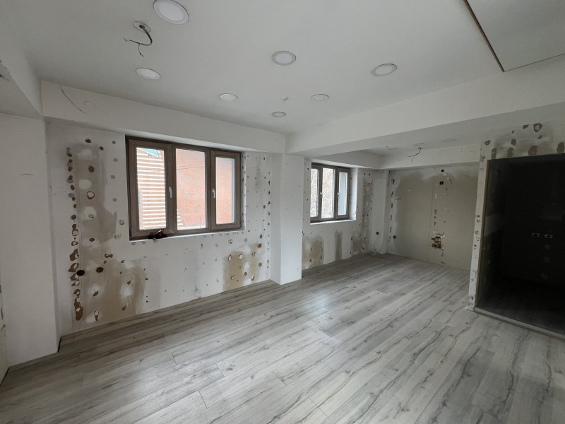 Дава под наем МАГАЗИН, гр. Дупница, област Кюстендил, снимка 7 - Магазини - 53467295