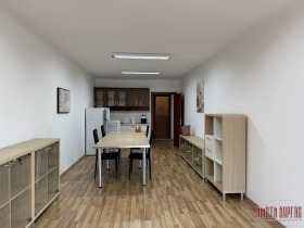 Toimisto Tsentar, Burgas