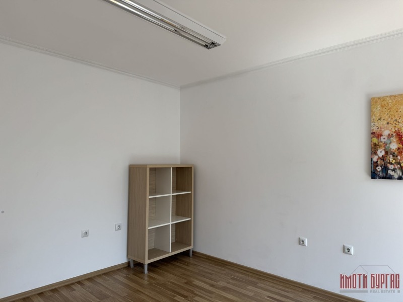 Til leie  Kontor Burgas , Tsentar , 77 kvm | 34778844 - bilde [8]