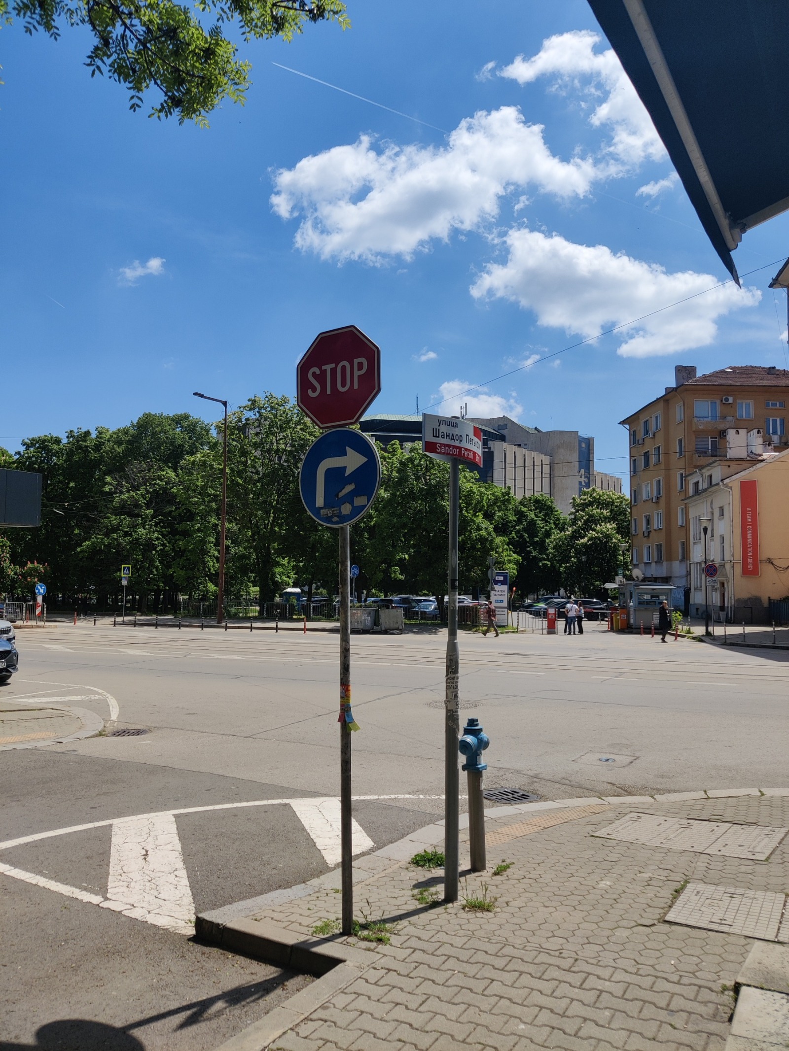 Дава под наем ГАРАЖ, ПАРКОМЯСТО, гр. София, Център, снимка 7 - Гаражи и паркоместа - 55666298