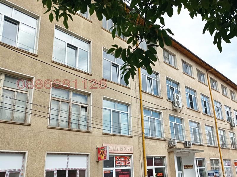 Дава под наем БИЗНЕС ИМОТ, гр. Лом, област Монтана