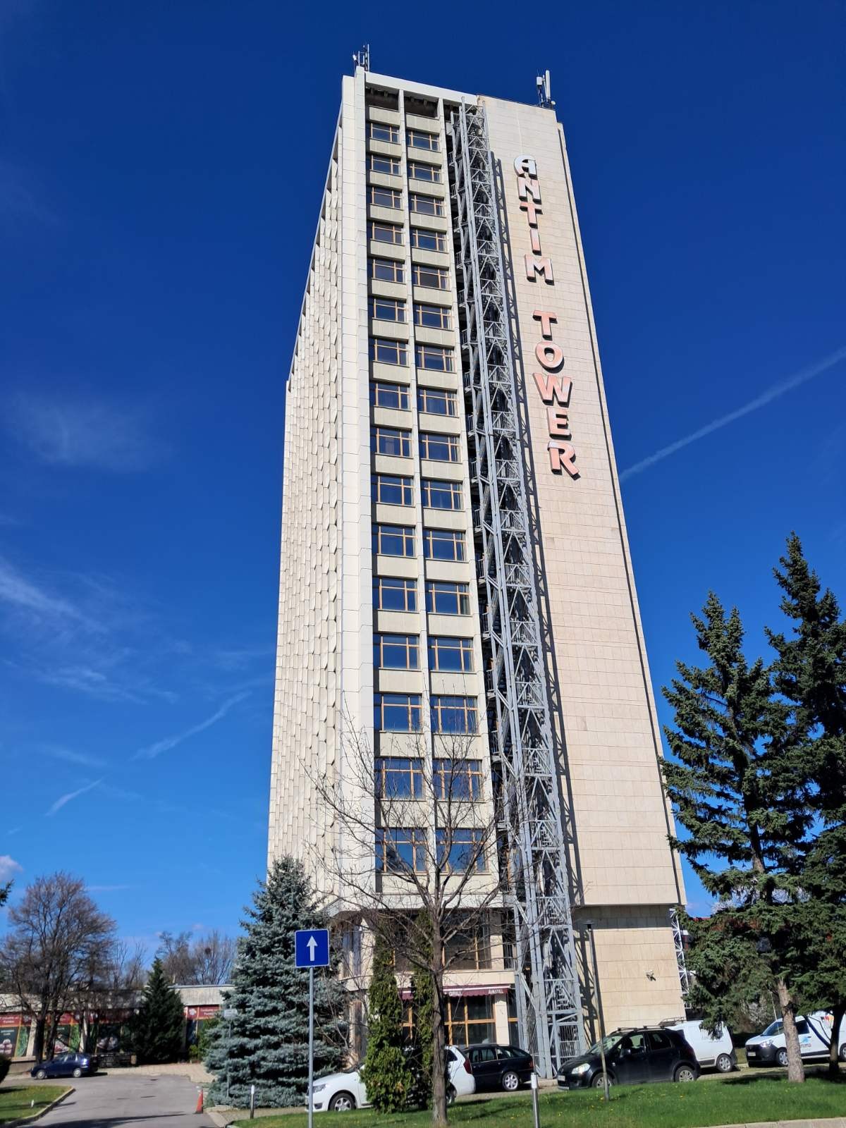 Дава под наем БИЗНЕС ИМОТ, гр. София, Захарна фабрика, снимка 2 - Други - 54144033