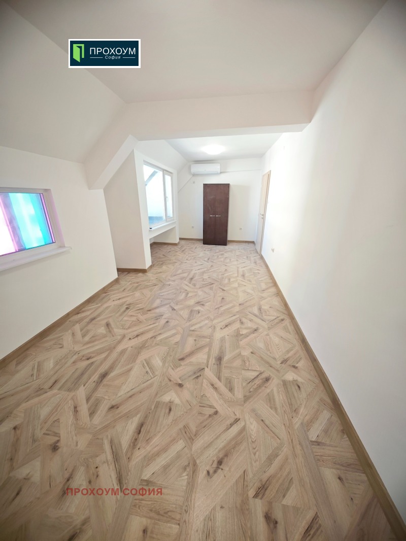 Zu vermieten  3 Schlafzimmer Sofia , Manastirski liwadi , 150 qm | 15122769 - Bild [10]