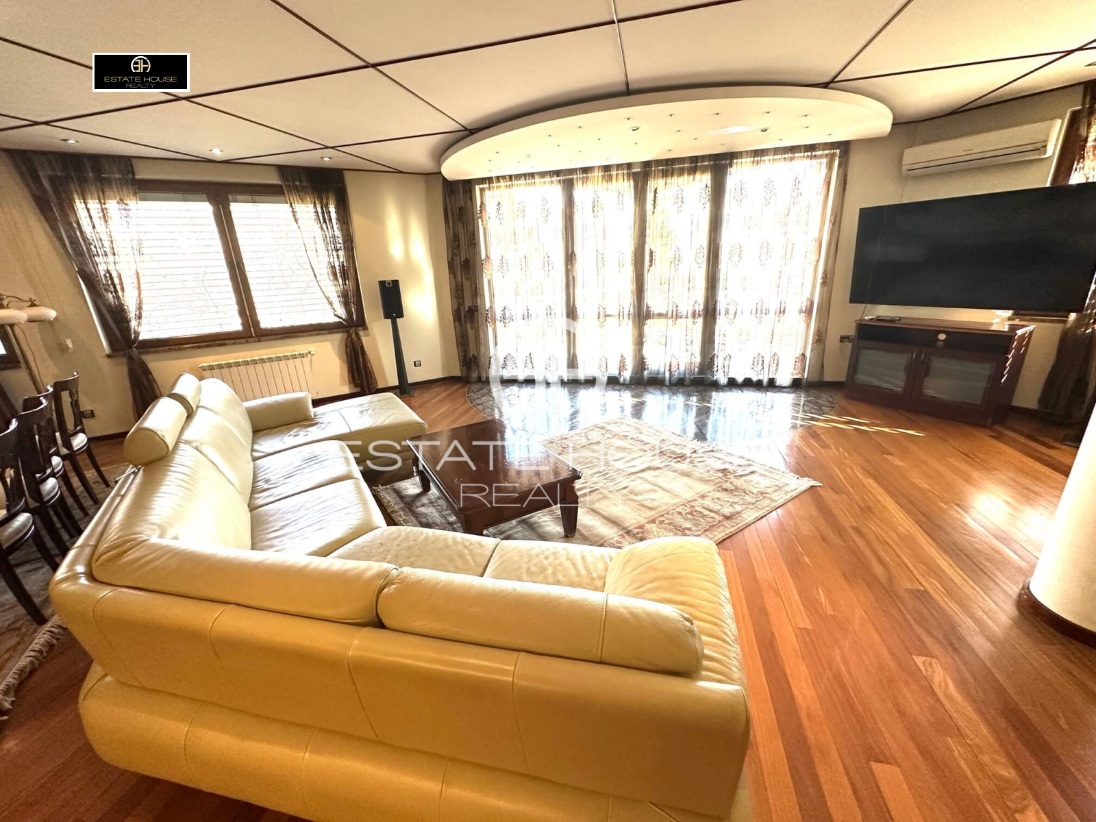 Дава под наем 4-СТАЕН, гр. София, Лозенец, снимка 2 - Апартаменти - 53834674