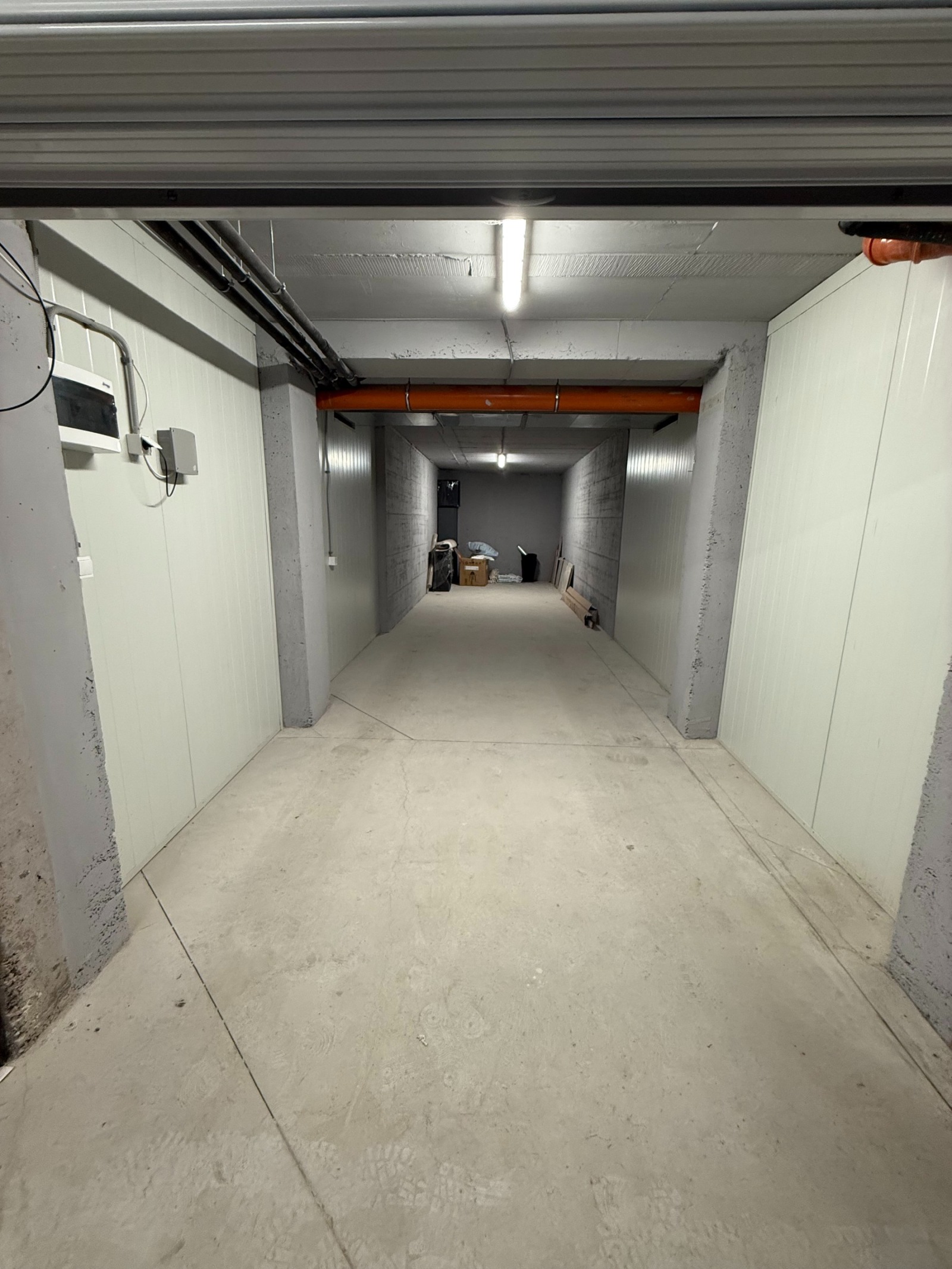 Дава под наем ГАРАЖ, ПАРКОМЯСТО, гр. София, Оборище, снимка 2 - Гаражи и паркоместа - 53787159