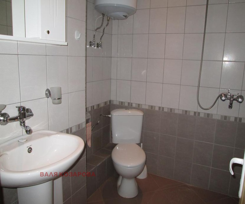 Kiadó  1 hálószoba Pleven , Idealen centar , 65 négyzetméter | 75496170 - kép [7]