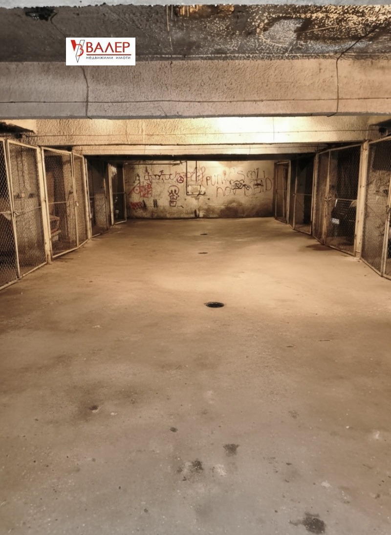 Дава под наем ГАРАЖ, ПАРКОМЯСТО, гр. София, Център, снимка 3 - Гаражи и паркоместа - 53384367