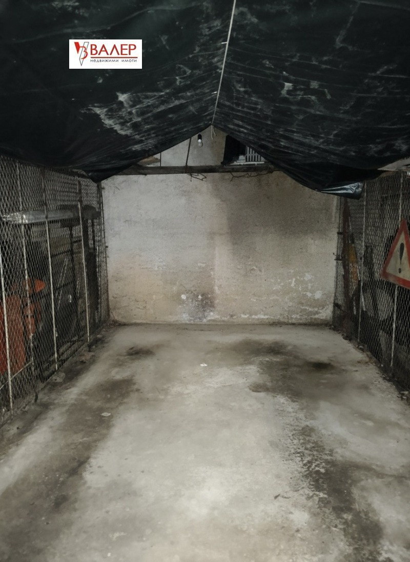 Дава под наем ГАРАЖ, ПАРКОМЯСТО, гр. София, Център, снимка 5 - Гаражи и паркоместа - 53384367