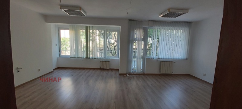 A louer  3+ chambres Sofia , Tsentar , 141 m² | 54698810