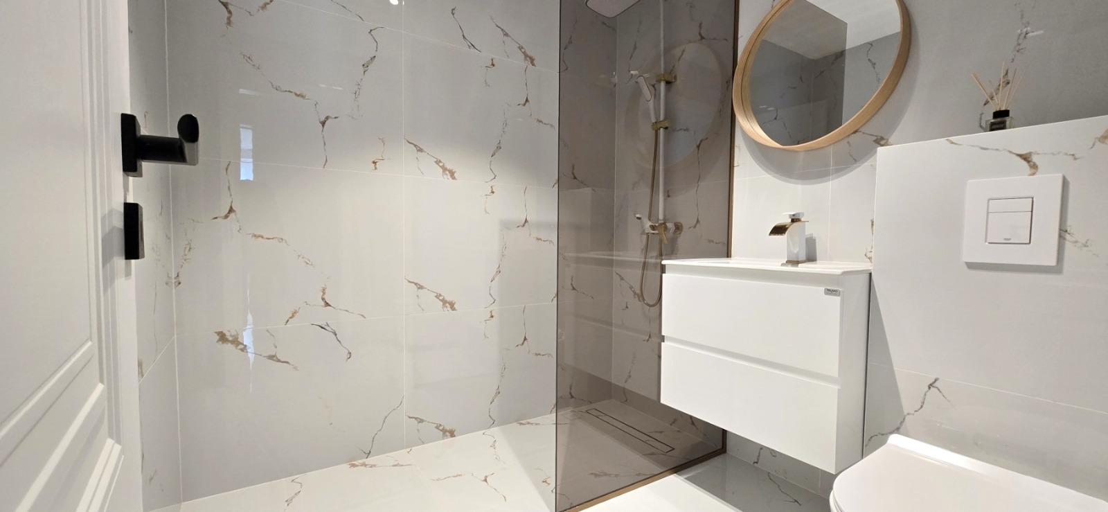 Дава под наем МНОГОСТАЕН, гр. Шумен, Пазара, снимка 9 - Апартаменти - 53871388