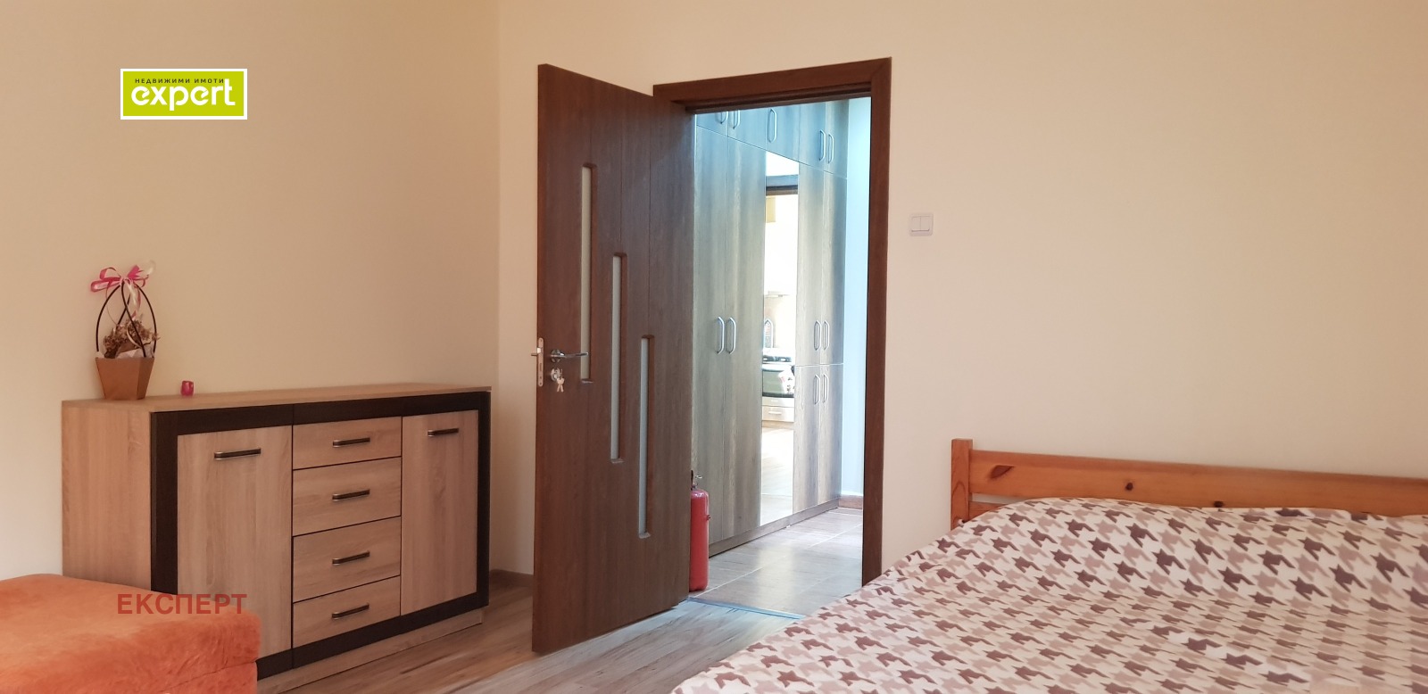 Дава под наем ЕТАЖ ОТ КЪЩА, гр. Плевен, Идеален център, снимка 4 - Етаж от къща - 53870194