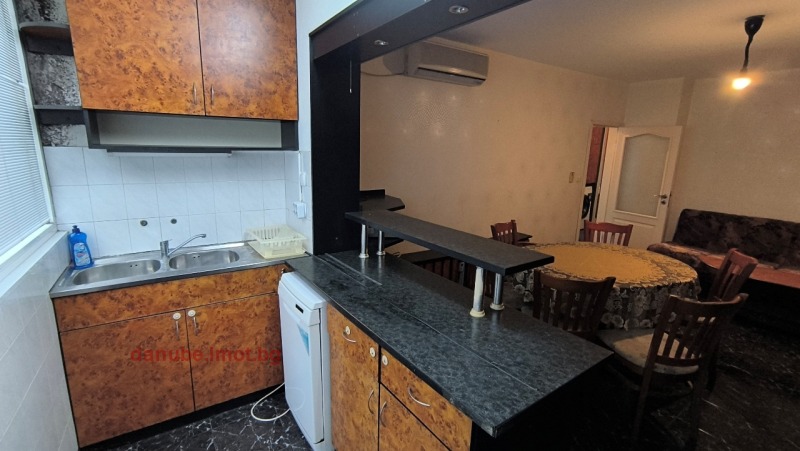 Дава под наем 4-СТАЕН, гр. Русе, Родина 1, снимка 2 - Апартаменти - 53172277