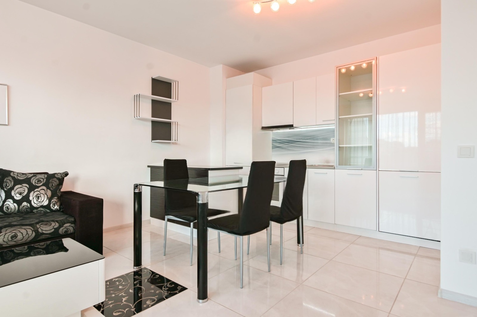 Дава под наем 3-СТАЕН, гр. София, Красна поляна 2, снимка 10 - Апартаменти - 54016028