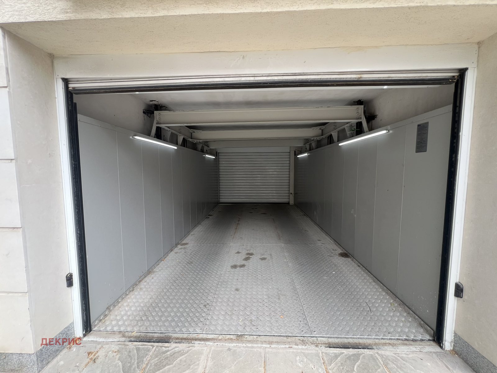 Дава под наем ГАРАЖ, ПАРКОМЯСТО, гр. София, Медицинска академия, снимка 3 - Гаражи и паркоместа - 54201063