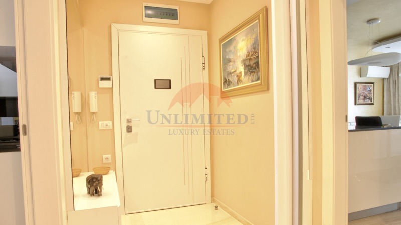 Издаје се  2 спаваће собе Софија , Центар , 119 м2 | 93402592 - слика [6]