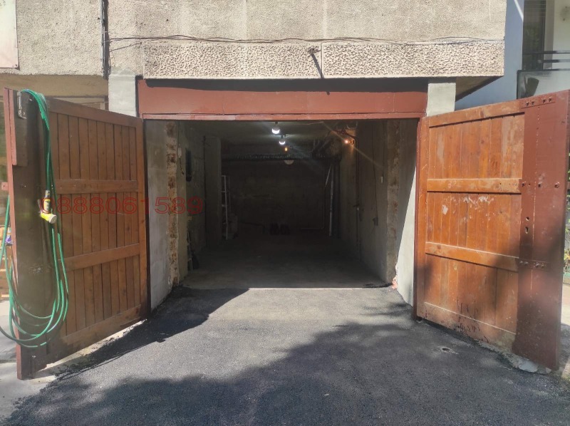 Дава под наем ГАРАЖ, ПАРКОМЯСТО, гр. София, Център, снимка 2 - Гаражи и паркоместа - 52881498